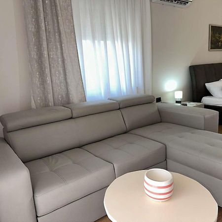 Guest House Pulake Berat Exterior photo