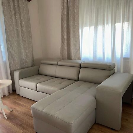 Guest House Pulake Berat Exterior photo