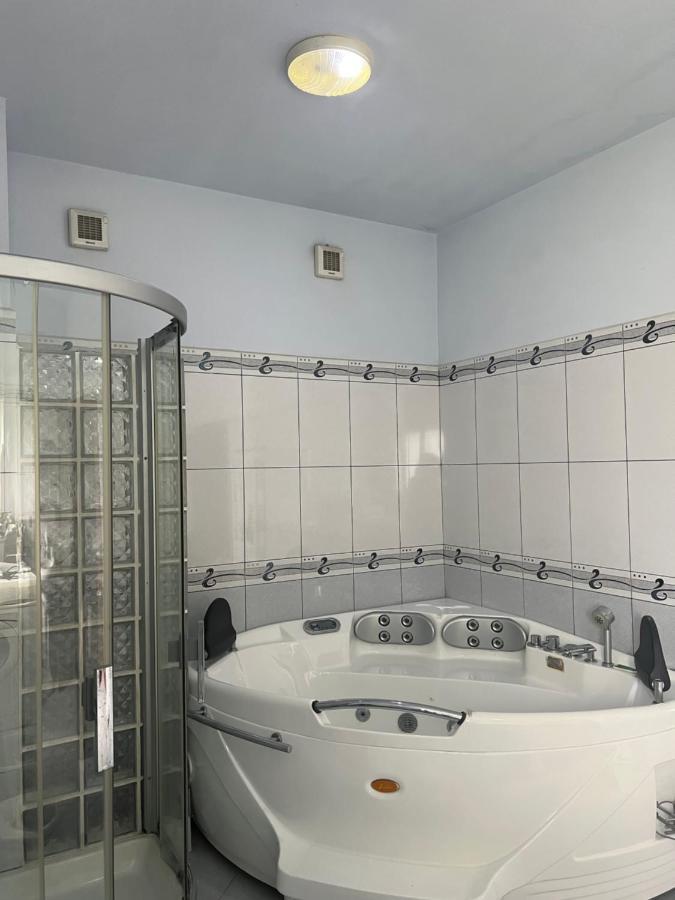 Guest House Pulake Berat Exterior photo