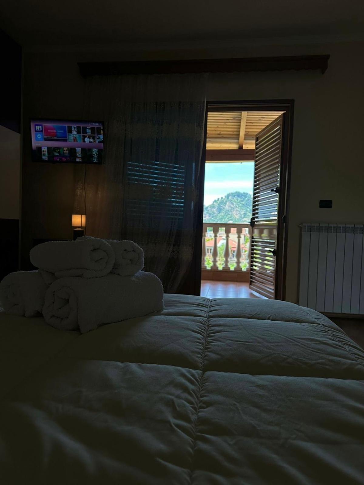 Guest House Pulake Berat Exterior photo