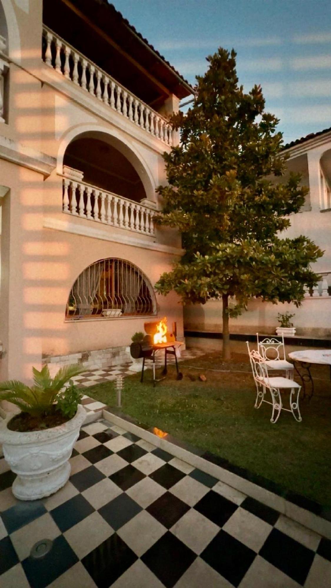 Guest House Pulake Berat Exterior photo
