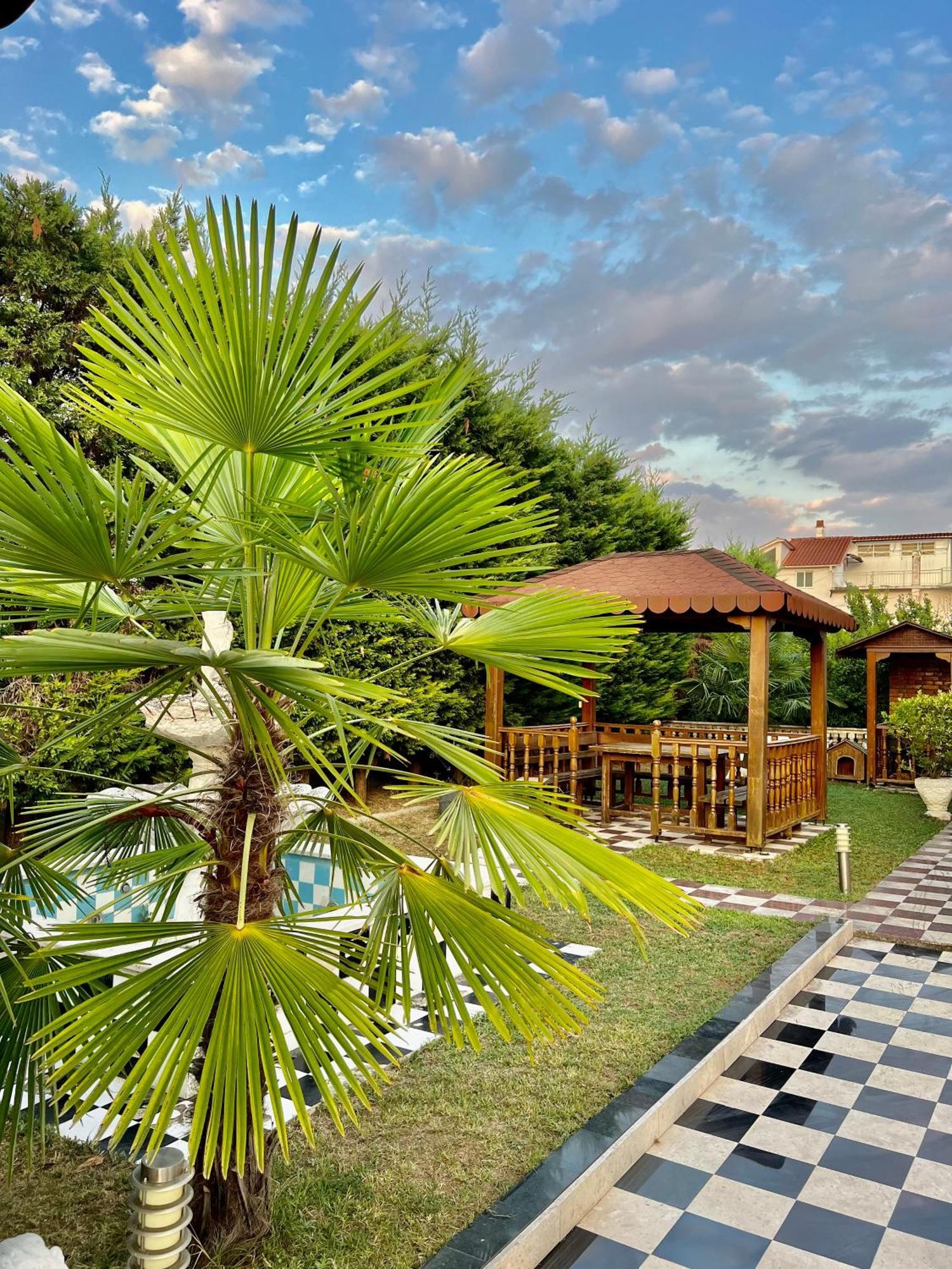 Guest House Pulake Berat Exterior photo